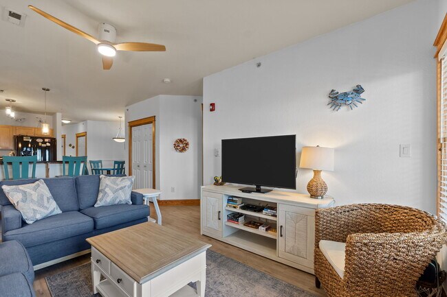 107 W Gray Eagle St