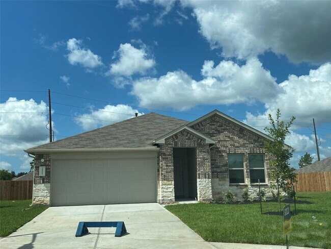Building Photo - 20112 Leaf River Cir