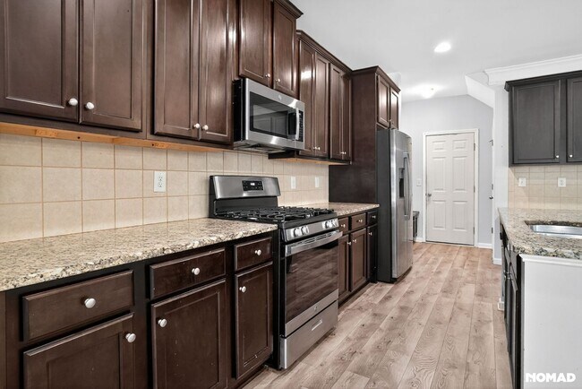 Photo - 1041 Sonoma Dr SW