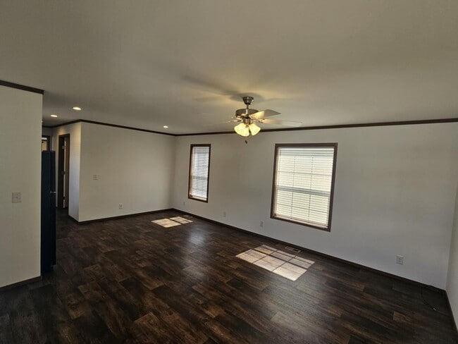 Photo - 76 Meggan Dr