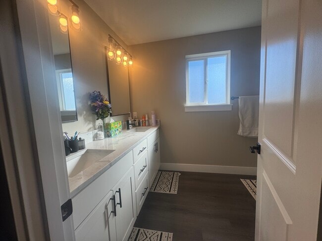 Photo - 778 E Jefferson St