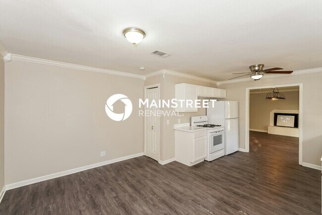 Photo - 3 Bedroom Pet-Friendly Home in North Richland Hills, TX with Main Street Renewal