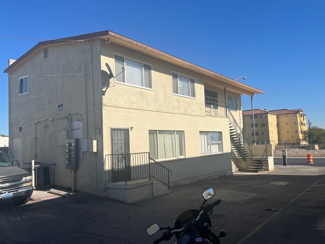 Building Photo - 211 Maryland Pkwy Unit 211 Maryland Parkway B