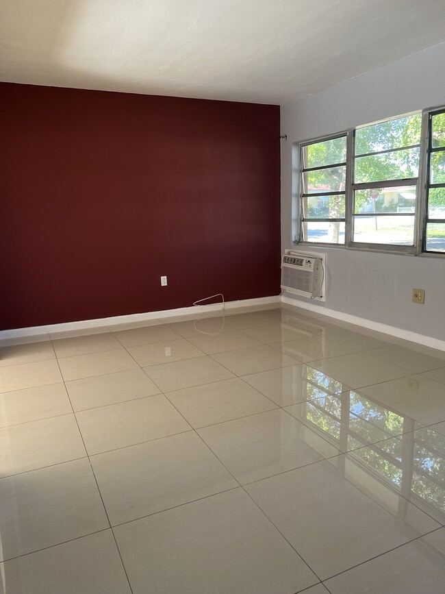 Photo - 17290 NE 4th Ct