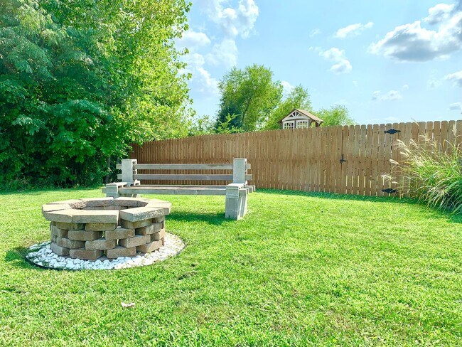 3734 Silver Fox Ct