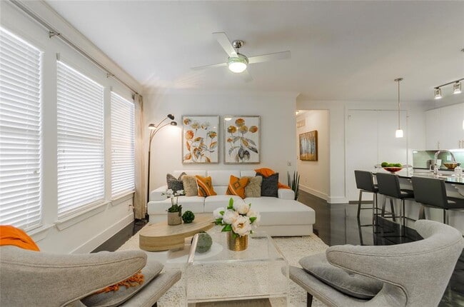 Photo - 3300 Towers Blvd Unit 638