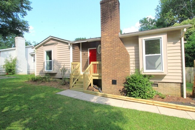 Photo - Charming 2 Bedroom, Large lot fenced in yard
