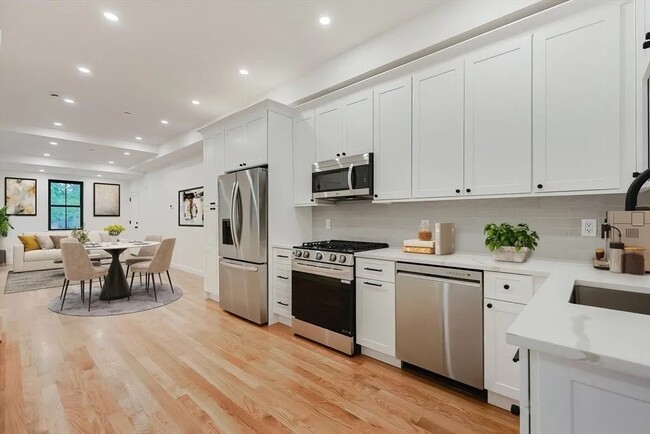 Photo - 12 George St Unit Residence at Royall Park