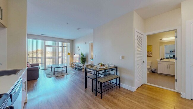 Building Photo - 545 Bedford St