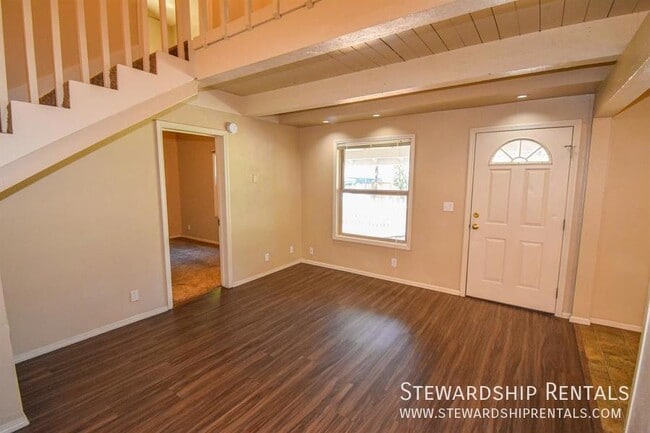 Photo - 2427 Miami Ln