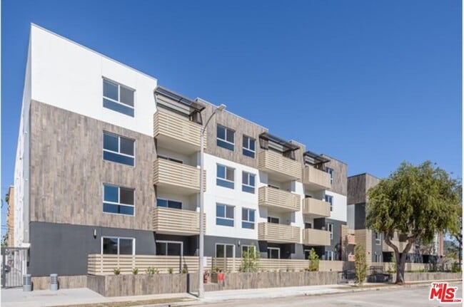Building Photo - 1836 Colby Ave Unit 206 Rental