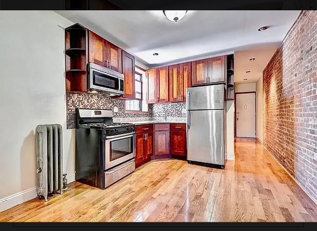 Building Photo - 172 Sherman Ave