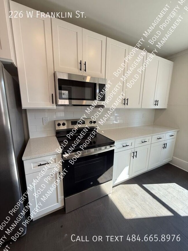 Photo - 226 W Franklin St