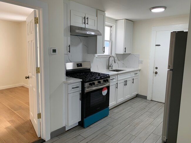 Building Photo - 424 Dixwell Ave Unit #1