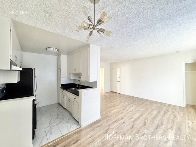 Photo - 3655 Midvale Ave Unidad 14