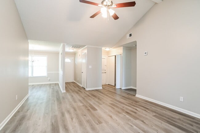Photo - 4040 Coopersdale Rd