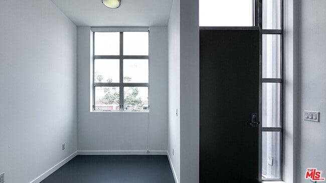 Photo - 1912 Broadway Unit 204