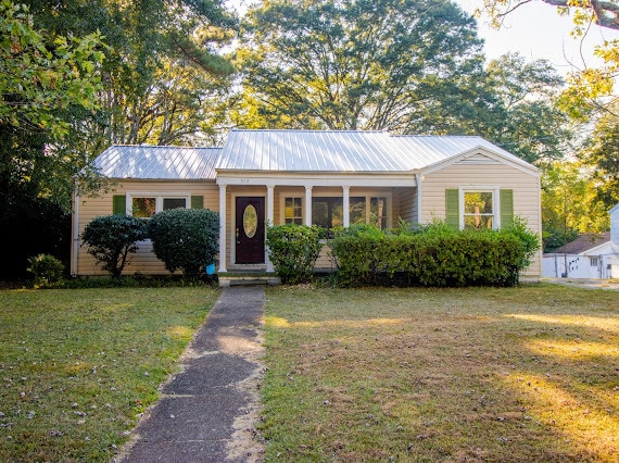 Building Photo - 912 Meadowbrook Dr