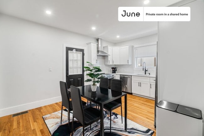 Photo - Room in Shared 5 bed/2 bath home Unidad E