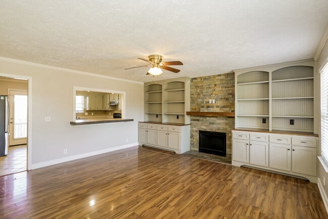 Photo - 2927 Islington Dr