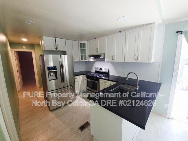 Photo - 927 N Oak St