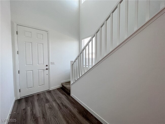 Photo - 2942 Gaffer Film St House