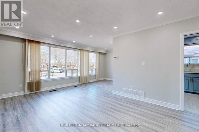 Photo - 58 Milford Haven Dr