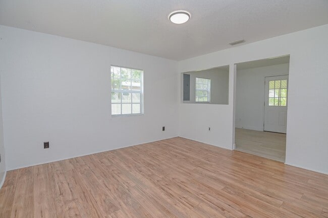 Photo - 1139 Payne St