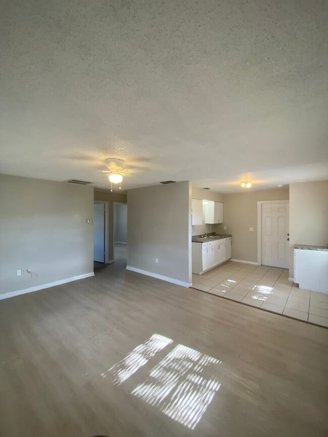 Photo - 2 BEDROOM, 1 BATH APARTMENT HOME - PINELLAS PARK