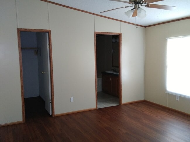 Photo - 250 Perkins Loop