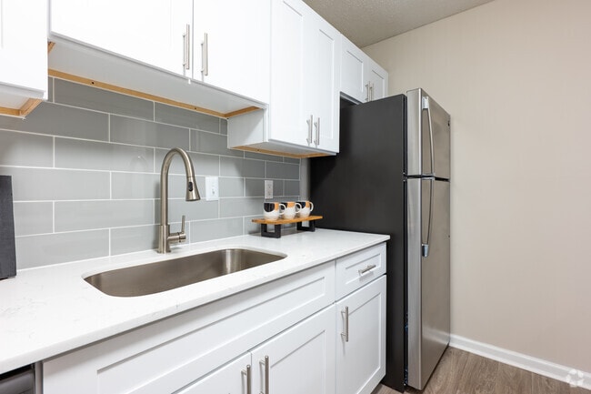 1BR, 1BA - 652SF - Aria - Willow Trail Apartments