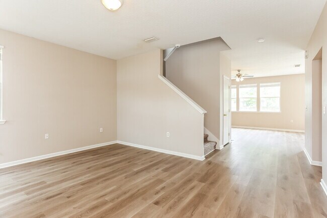 Photo - 2300 Justin Lake Dr