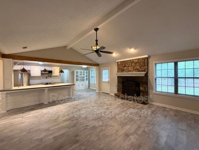 Photo - 3040 Delvan Cove