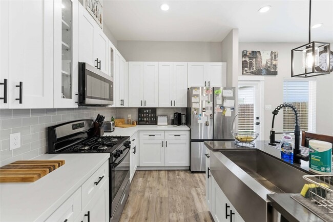 Photo - 417 Stonework Garden Ln