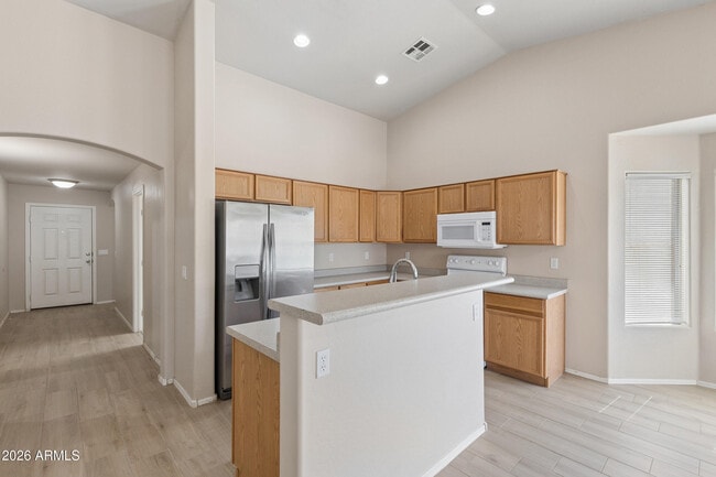 1576 E Gabrilla Dr