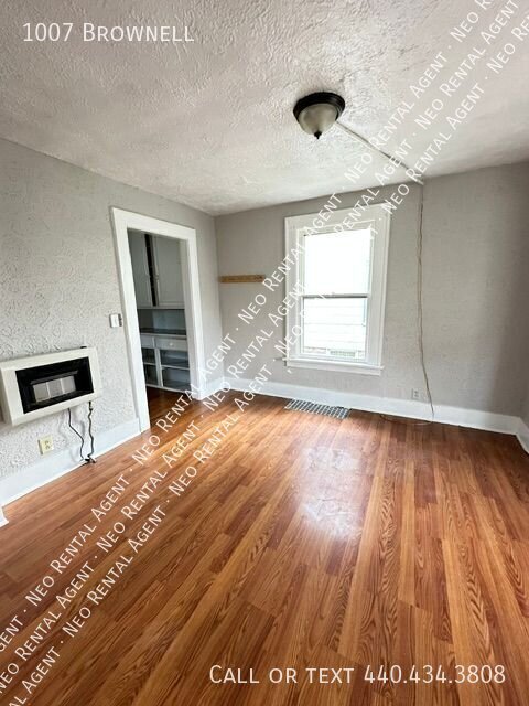 1007 Brownell-
