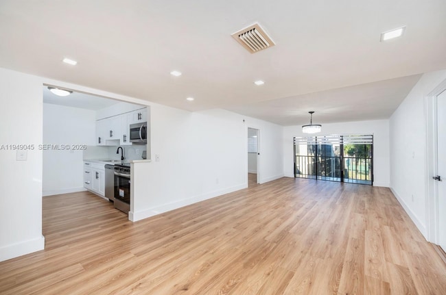 Photo - 8415 SW 107th Ave Unit 338W