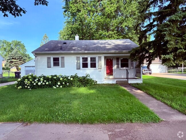 Building Photo - 310 N Division St Rental