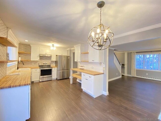 Photo - 10 Fleetwood Dr