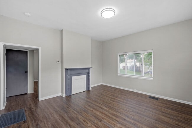 Photo - Beautiful 2 Bedroom home in Whitaker available February 1!