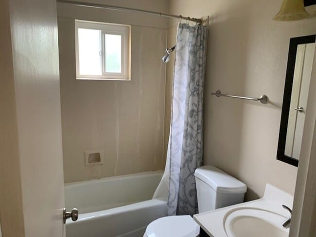 Photo - 8th Street (207) Unidad A