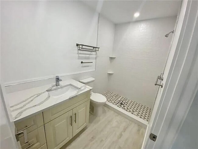Photo - 2635 NE 17th St