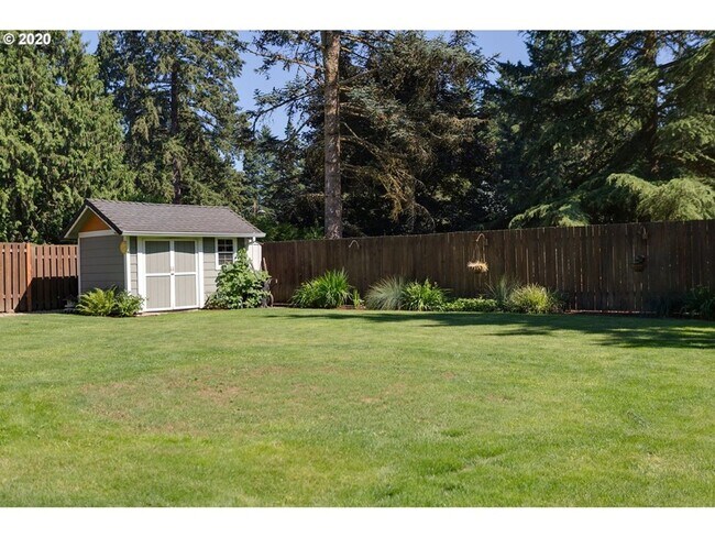 Photo - LAKE OSWEGO/LAKE GROVE LARGE UPDATE HOME O...