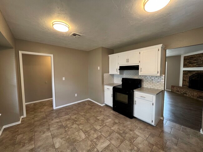 Photo - 12224 SW 14th St