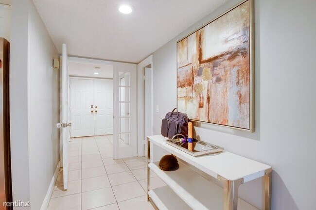 Photo - 3 br, 3 bath House - 12641 Westhampton Cir...