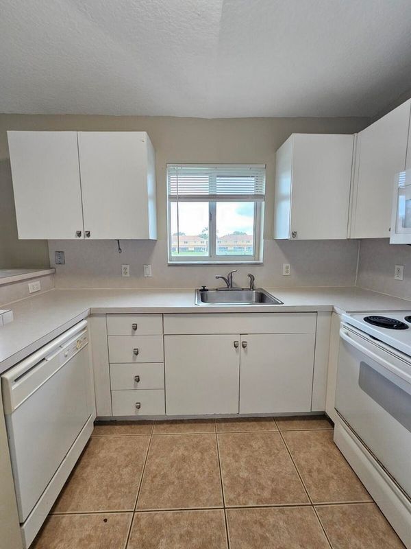 Photo - 3490 Briar Bay Blvd Unit 206