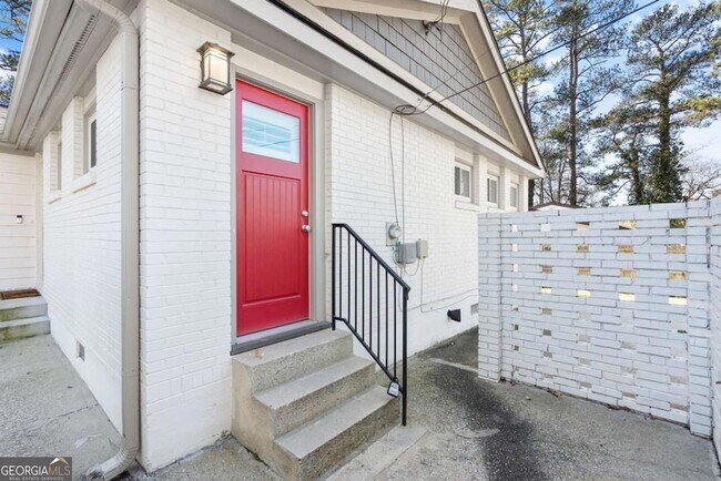 Photo - 2026 Harwinor Rd SE