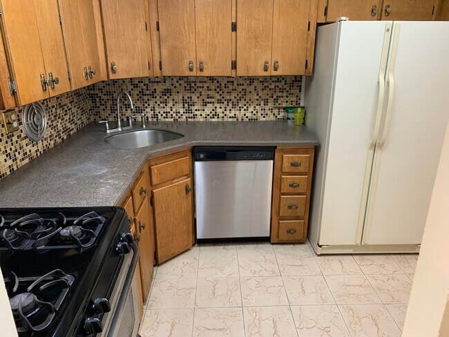 Photo - 10138 104th St Unit 2nd Floor