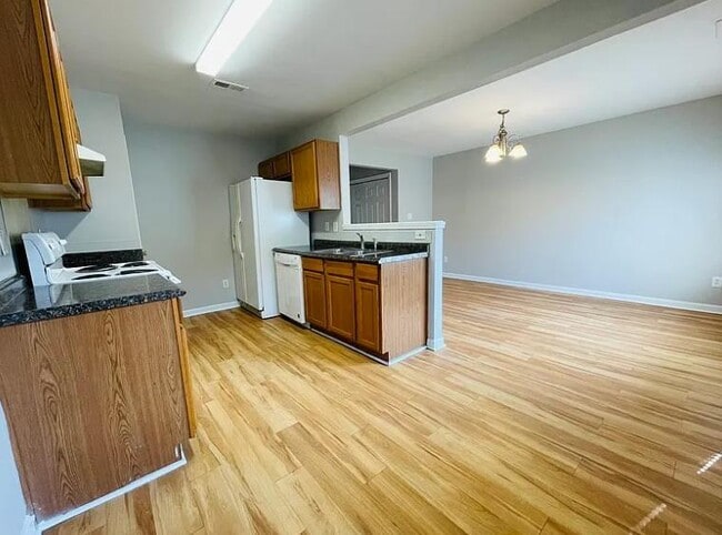 Photo - 5435 Eneida Sue Dr