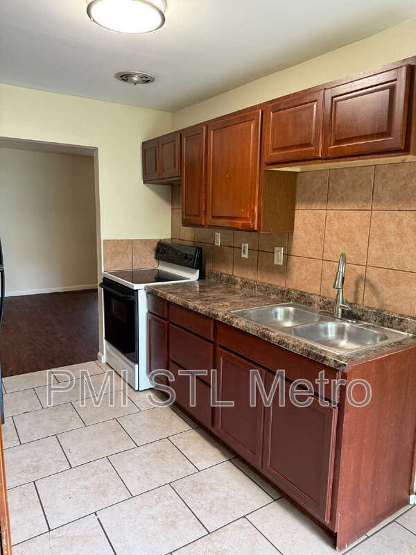 Photo - 1510 Trampe Ave